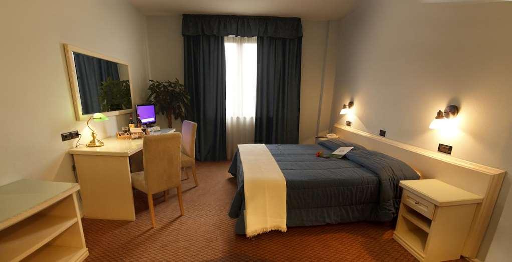 Il Grifo Hotel E Bisteccheria Toscana Montepulciano Stazione Værelse billede