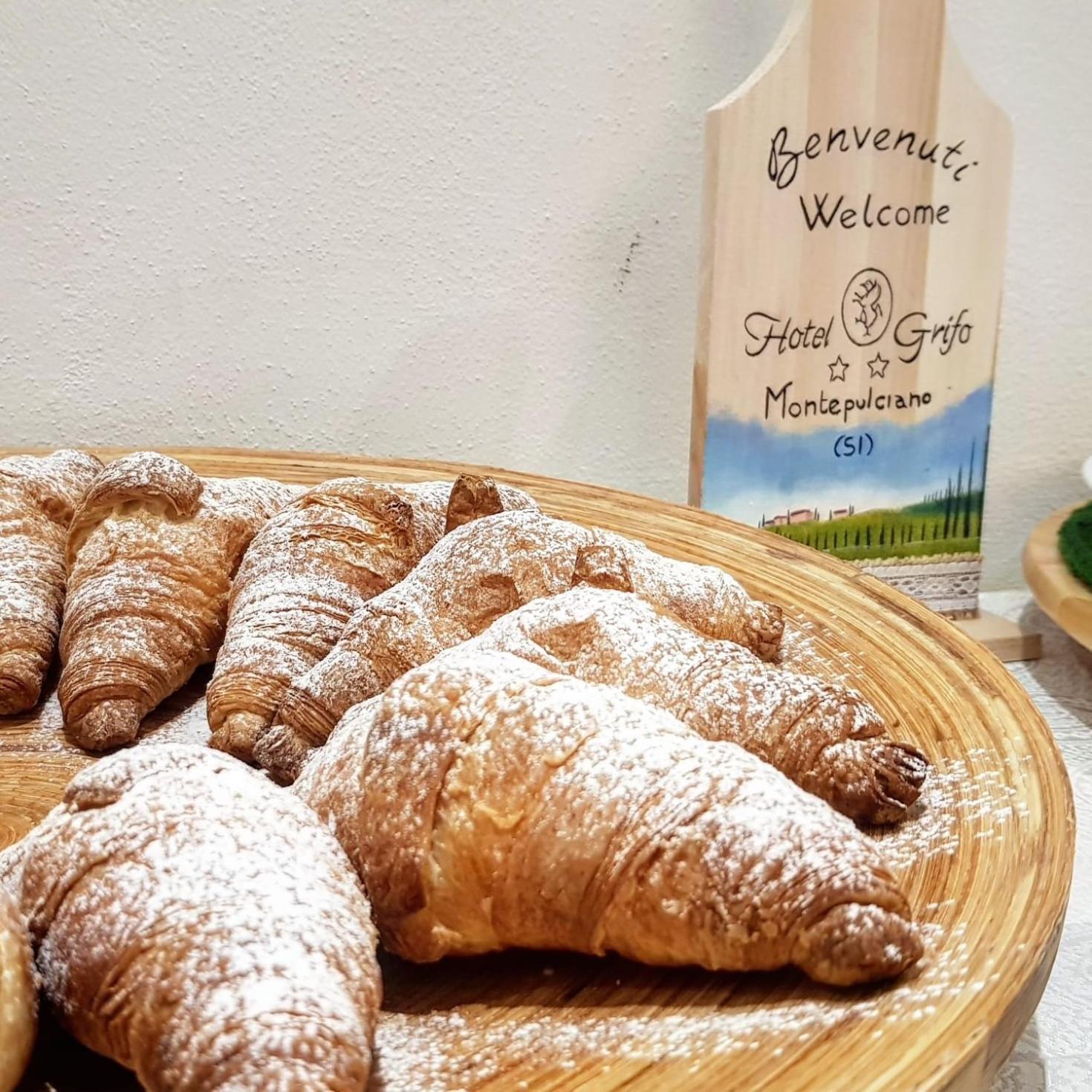 Il Grifo Hotel E Bisteccheria Toscana Montepulciano Stazione Eksteriør billede