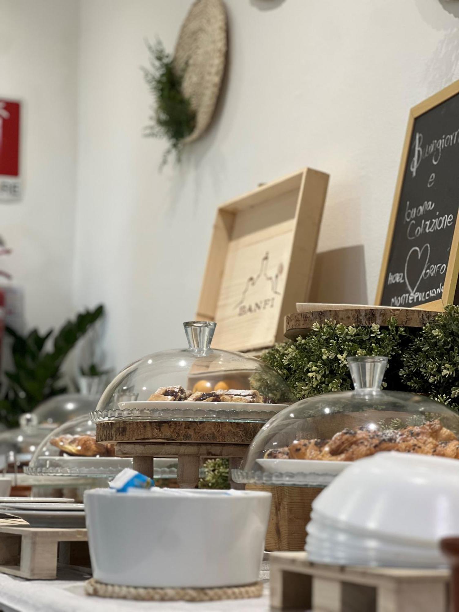Il Grifo Hotel E Bisteccheria Toscana Montepulciano Stazione Eksteriør billede