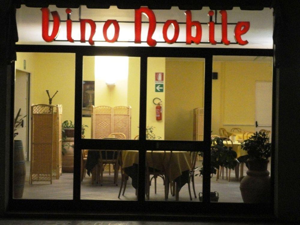 Il Grifo Hotel E Bisteccheria Toscana Montepulciano Stazione Eksteriør billede