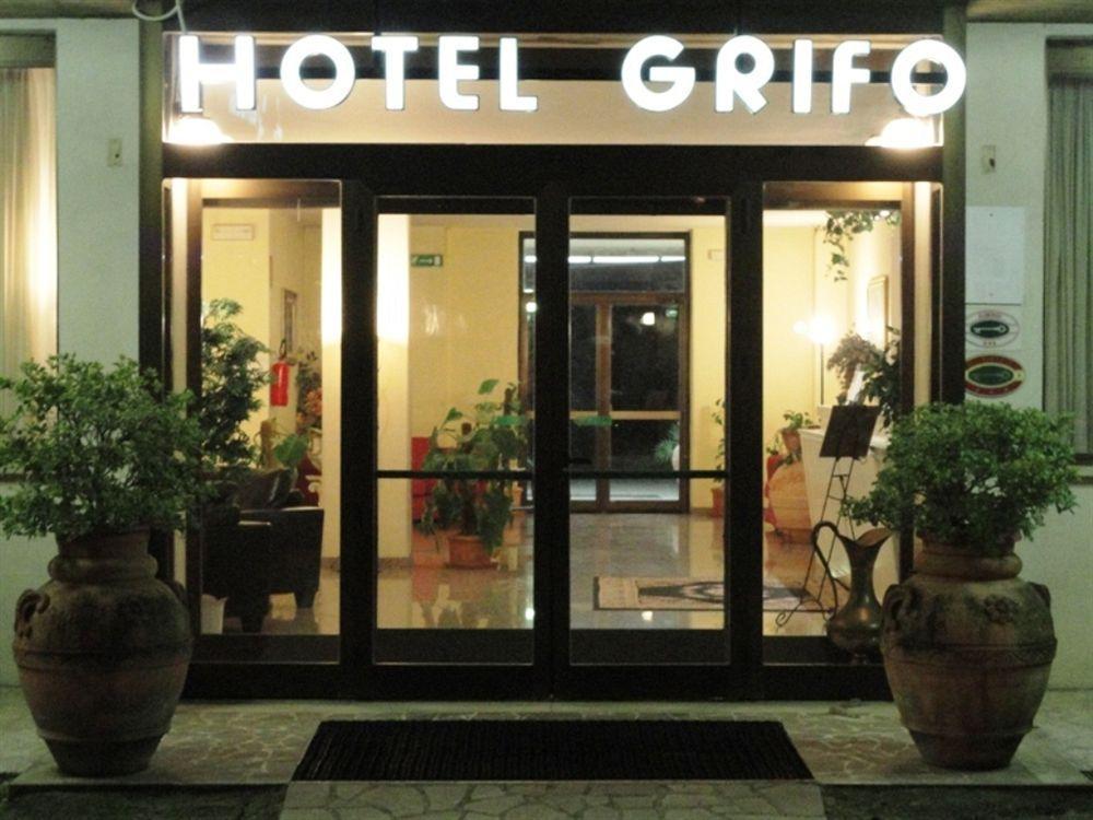 Il Grifo Hotel E Bisteccheria Toscana Montepulciano Stazione Eksteriør billede