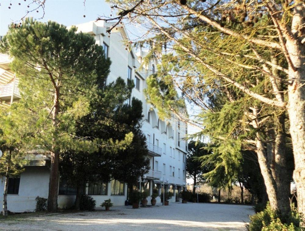 Il Grifo Hotel E Bisteccheria Toscana Montepulciano Stazione Eksteriør billede
