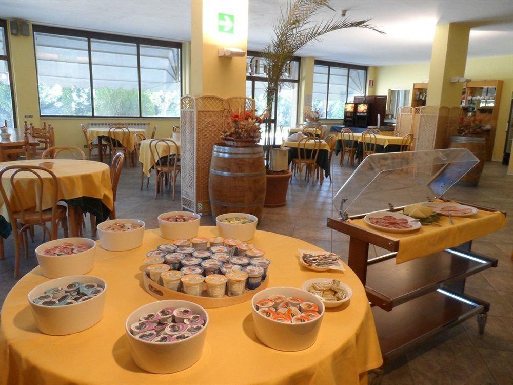 Il Grifo Hotel E Bisteccheria Toscana Montepulciano Stazione Eksteriør billede