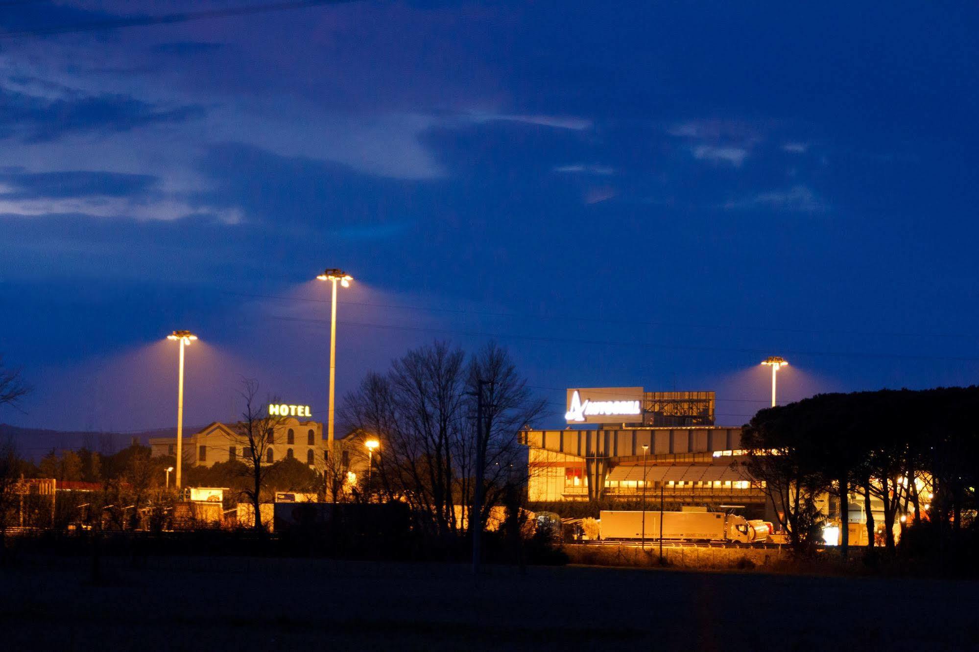 Il Grifo Hotel E Bisteccheria Toscana Montepulciano Stazione Eksteriør billede