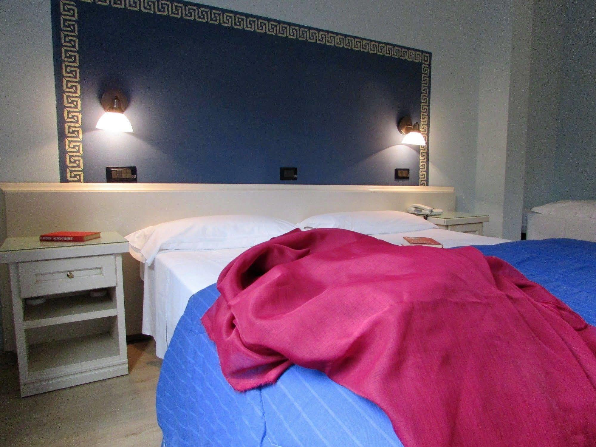 Il Grifo Hotel E Bisteccheria Toscana Montepulciano Stazione Eksteriør billede